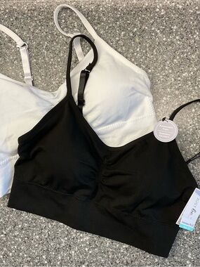 just be Black and White Seamless Wireless Bralettes